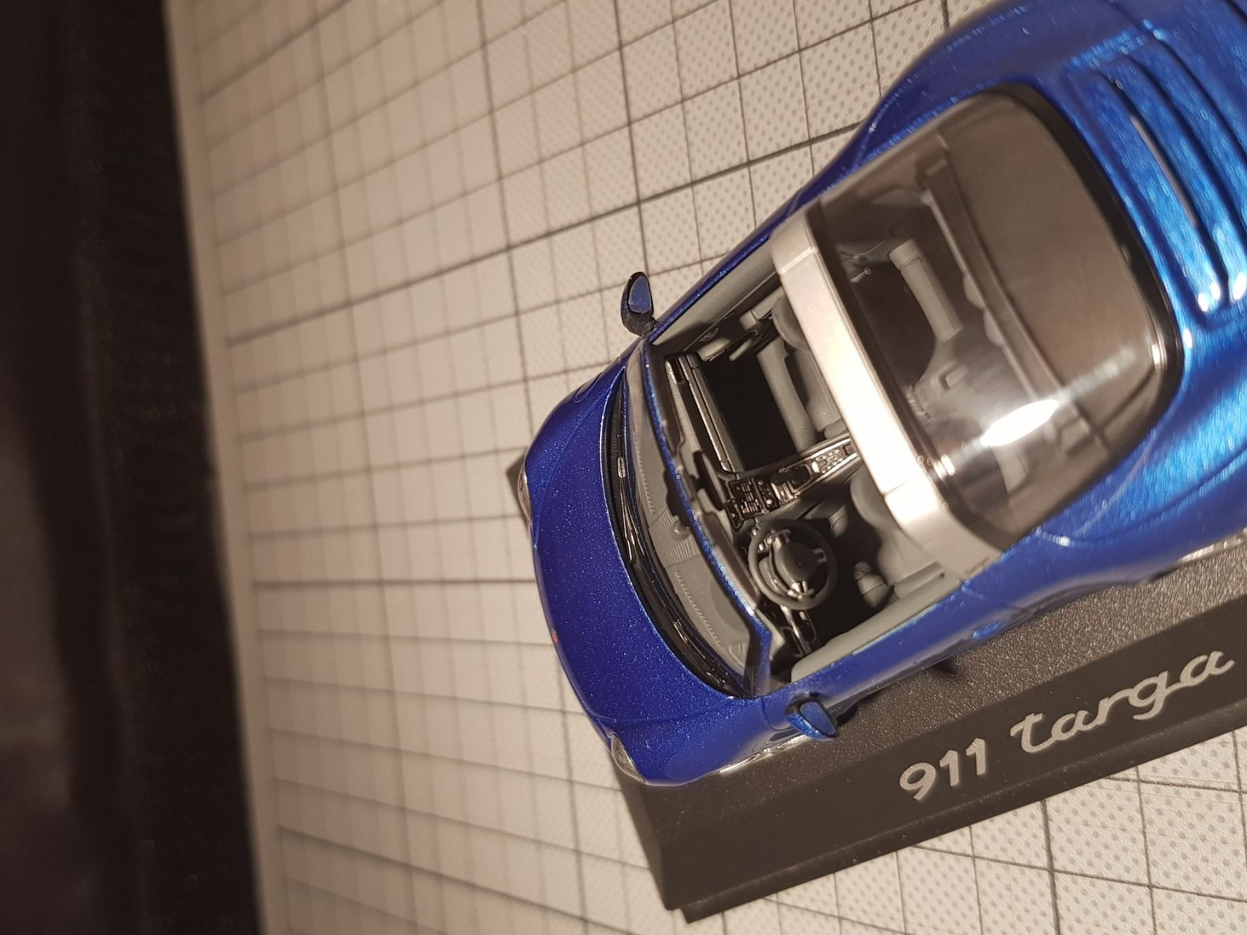 Porsche Modellini d'auto: Porsche 911 Targa 4 – Nuovo e nell'imballaggio originale da Chézard-St-Martin venduto da AlPat-Collections 5