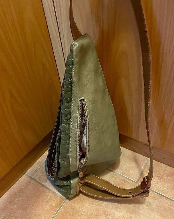 Zaini: borsa/zaino tracolla marca ANEKKE – Usato da Cadro venduto da mic_qy9c 1