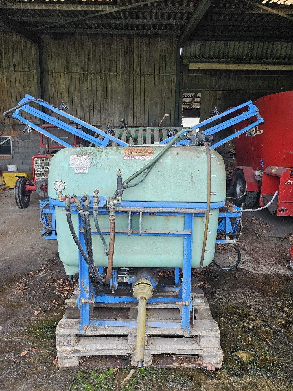 Tutte le macchine: Feldspritze – Usato da Oberriet SG venduto da Deutz5120