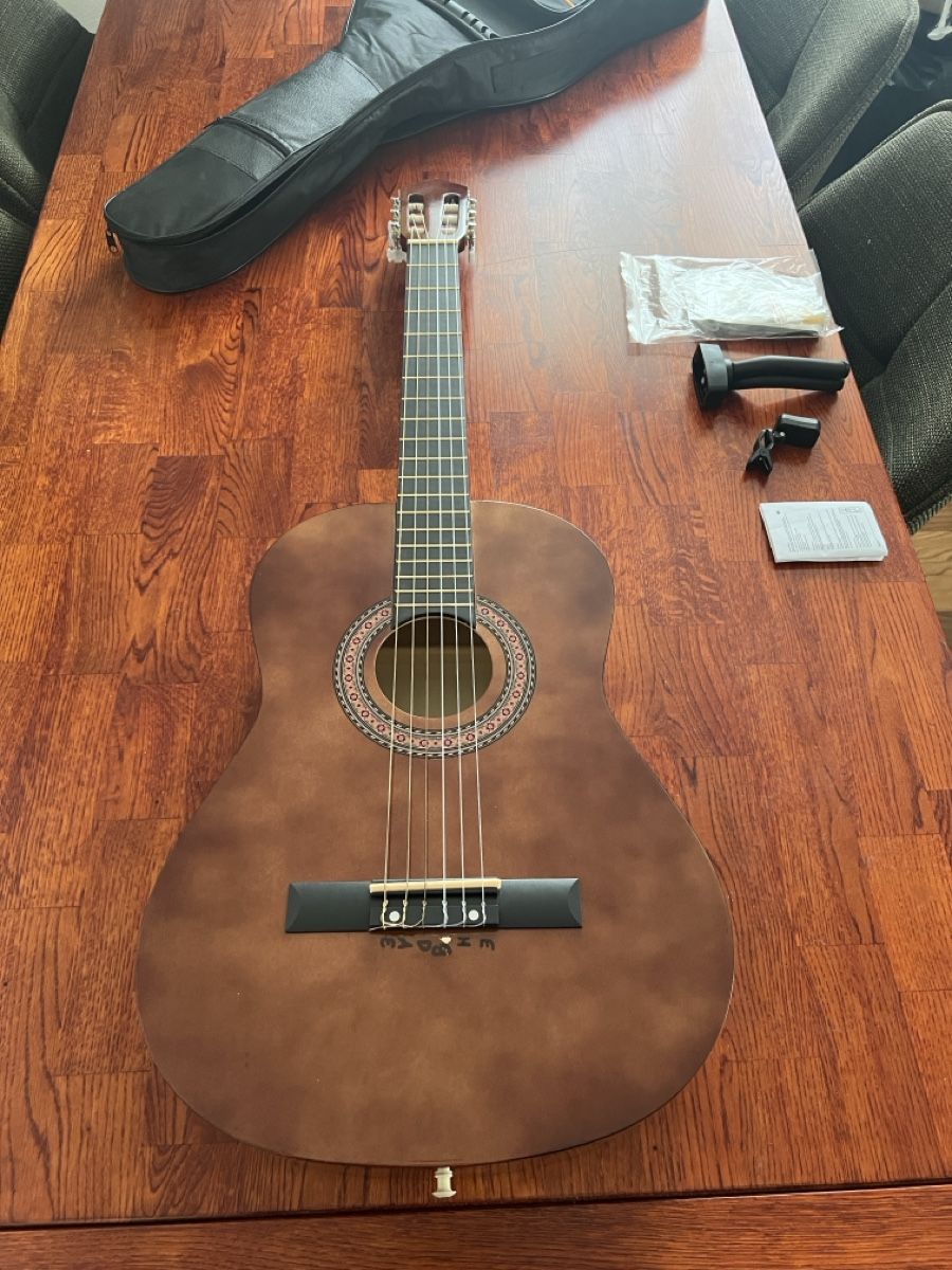 Strumenti musicali: Gitarre mit Tasche und Zubehör – Usato da Ebmatingen venduto da mah_w7jj