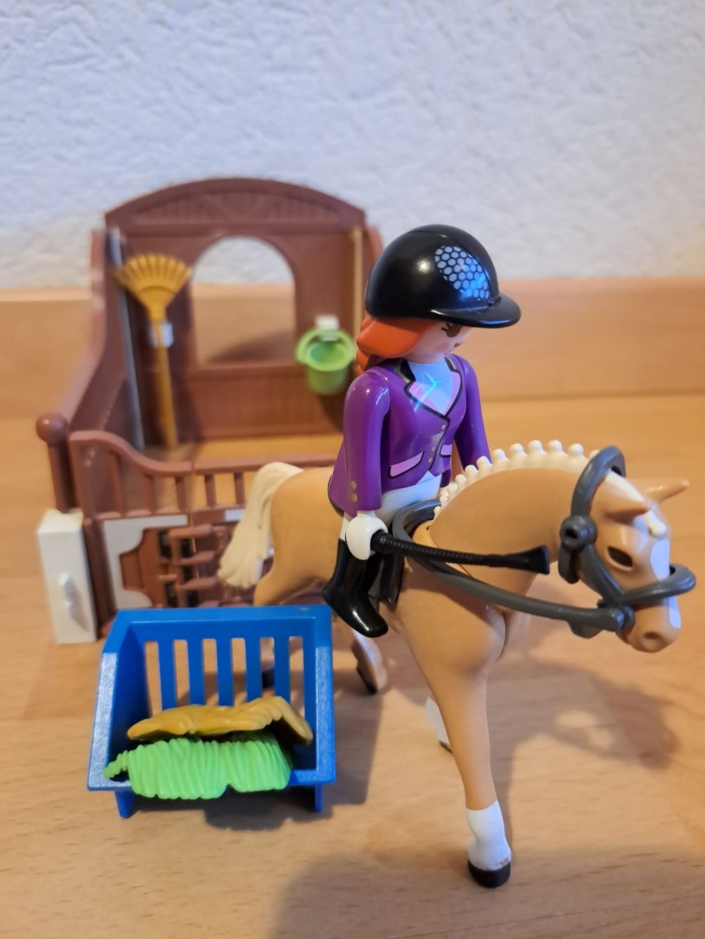 Playmobil Giocattoli: Playmobil Pferdebox – Usato da Frutigen venduto da mai78