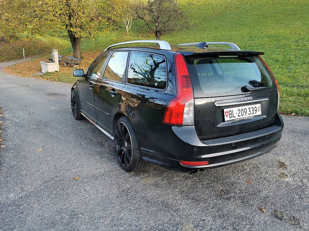 Volvo V50 D5 R-Design, ab Service und MFK, Vollaustattung (Gebraucht ...