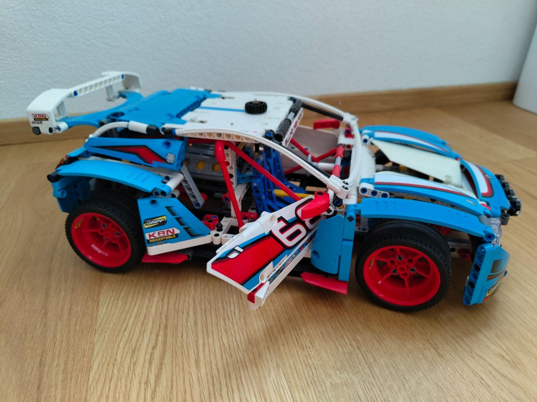 Lego Spielzeuge: LEGO Technic Rally Auto 42077 – Gebraucht aus Schwyz von Balmer92 3