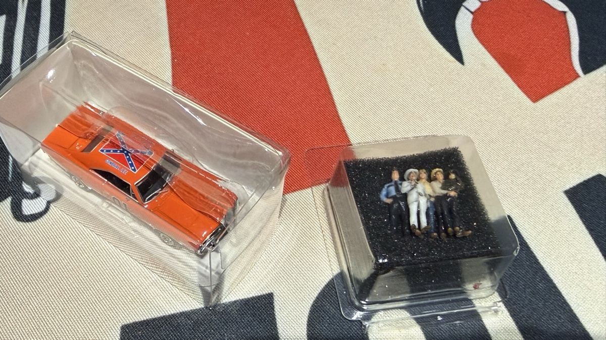 Dodge Modellini d'auto: "General Lee" mit Figuren, 1:87 – Nuovo e nell'imballaggio originale da Basel venduto da Zomeg 3