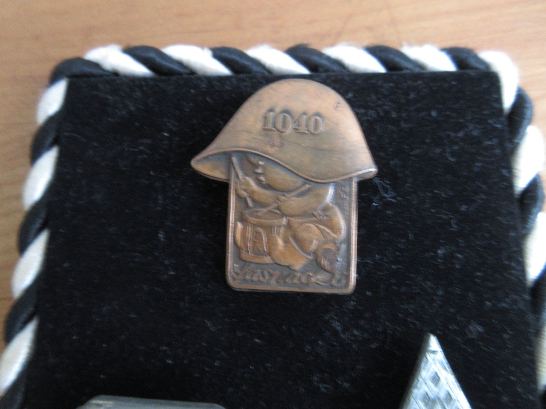 Placchette & Badge: Basler Plaketten 1940-45/46/48/49 – Usato da Binningen venduto da tempipassati 3
