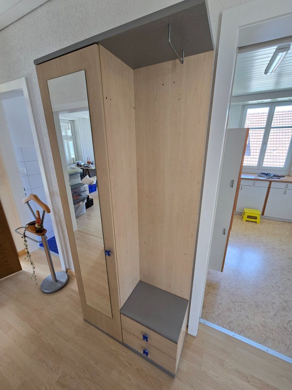 Porte manteau: Garderobe mit Spiegel und Schubladen – D'occasion à Rorschacherberg par Scharfeegge 1