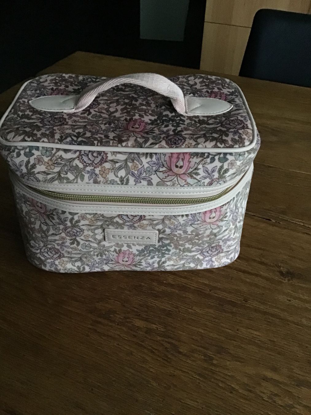 Custodie per cosmetici: ESSENZA Beauty Case – Nuovo (secondo la descrizione) da St. Ursen venduto da B1993