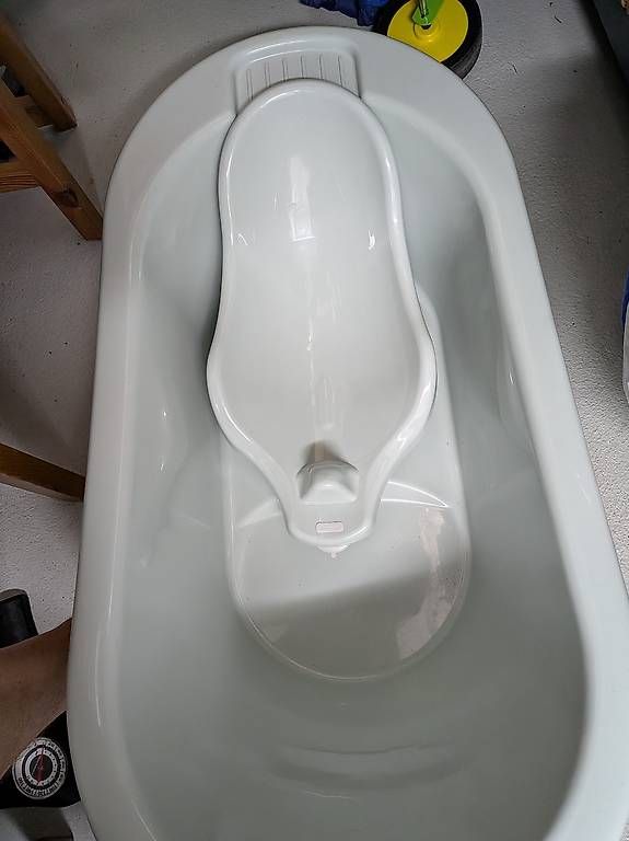 Tutto per il bagno: Kinder Badewanne mit Baby Einsatz – Usato da St. Gallen venduto da Martin9014