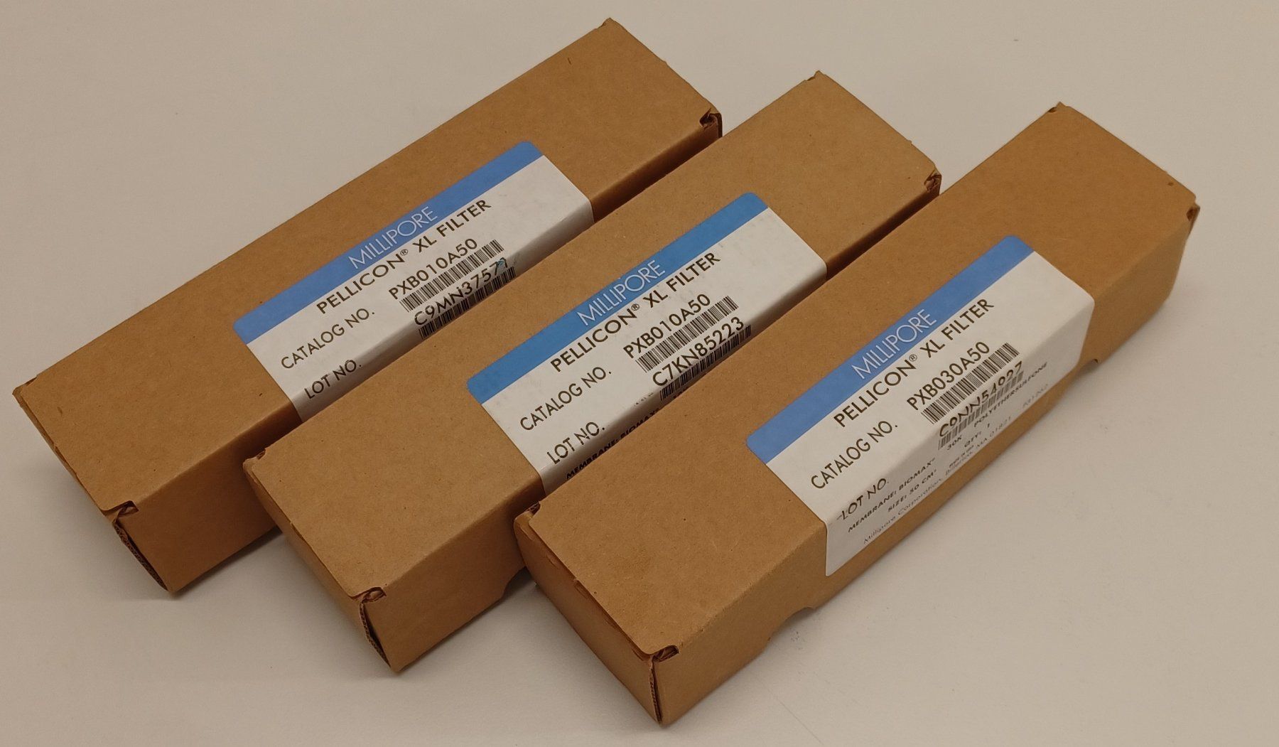 Accessori da laboratorio: Millipore Pellicon XL Filter 2 x PXB010A50, 1 x PCB030A50 – Nuovo (secondo la descrizione) da Niederdorf venduto da LeptonAG_Labor