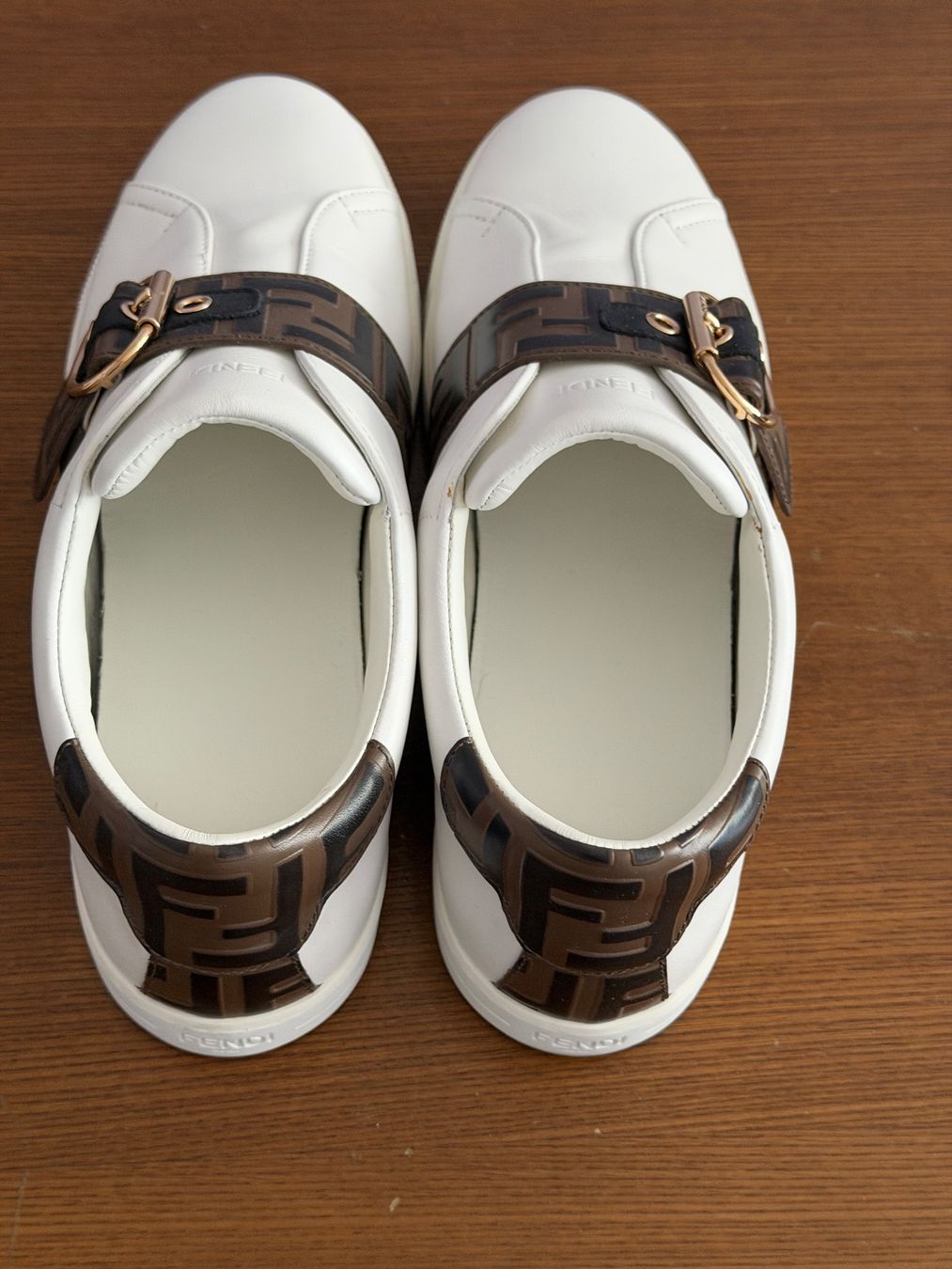 Fendi Damenschuhe: Fendi Sneakers – Gebraucht aus Küssnacht von Flowerlady 1