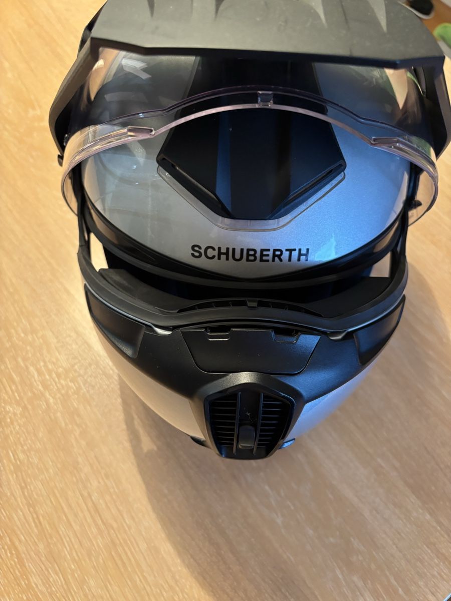 Schuberth Helme & Visiere: Motorradhelm 1x getragen – Neu (gemäss Beschreibung) aus Brüttisellen von Perrier1961 2