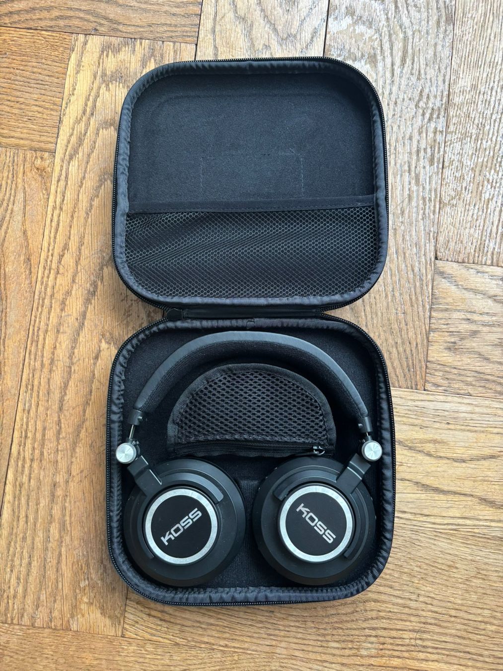 Cuffie: Koss BT540i Bluetooth Kopfhörer inkl. Case & Kabel – Usato da Basel venduto da MessiAss