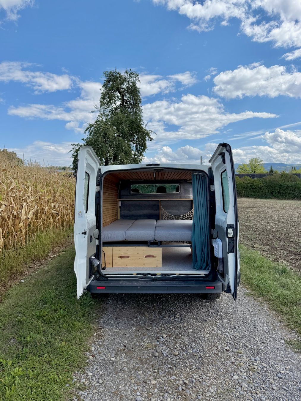 Renault Camping Fahrzeuge: Renault Trafic dCI 90 - Camper Ausbau – Gebraucht aus Baar von Jonathanfreeman 3