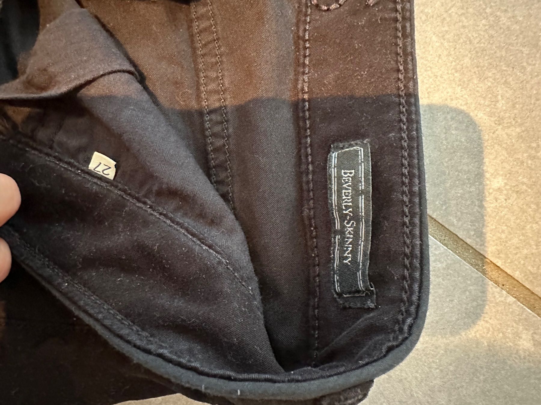 Hosen: Guess Hose – Gebraucht aus Oberuzwil von SaMa1986 1