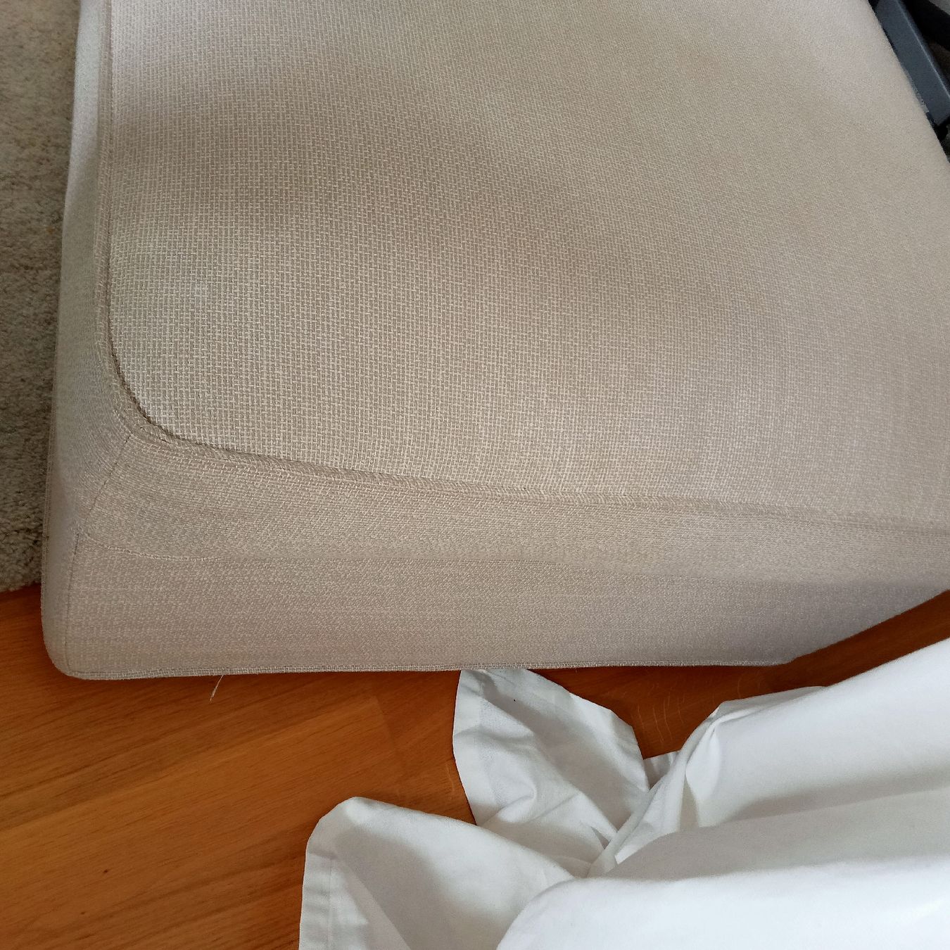Ikea Sgabelli: Ikea Kivik Hocker mit Aufbewahrung – Usato da Baden venduto da Gian_Lu 4