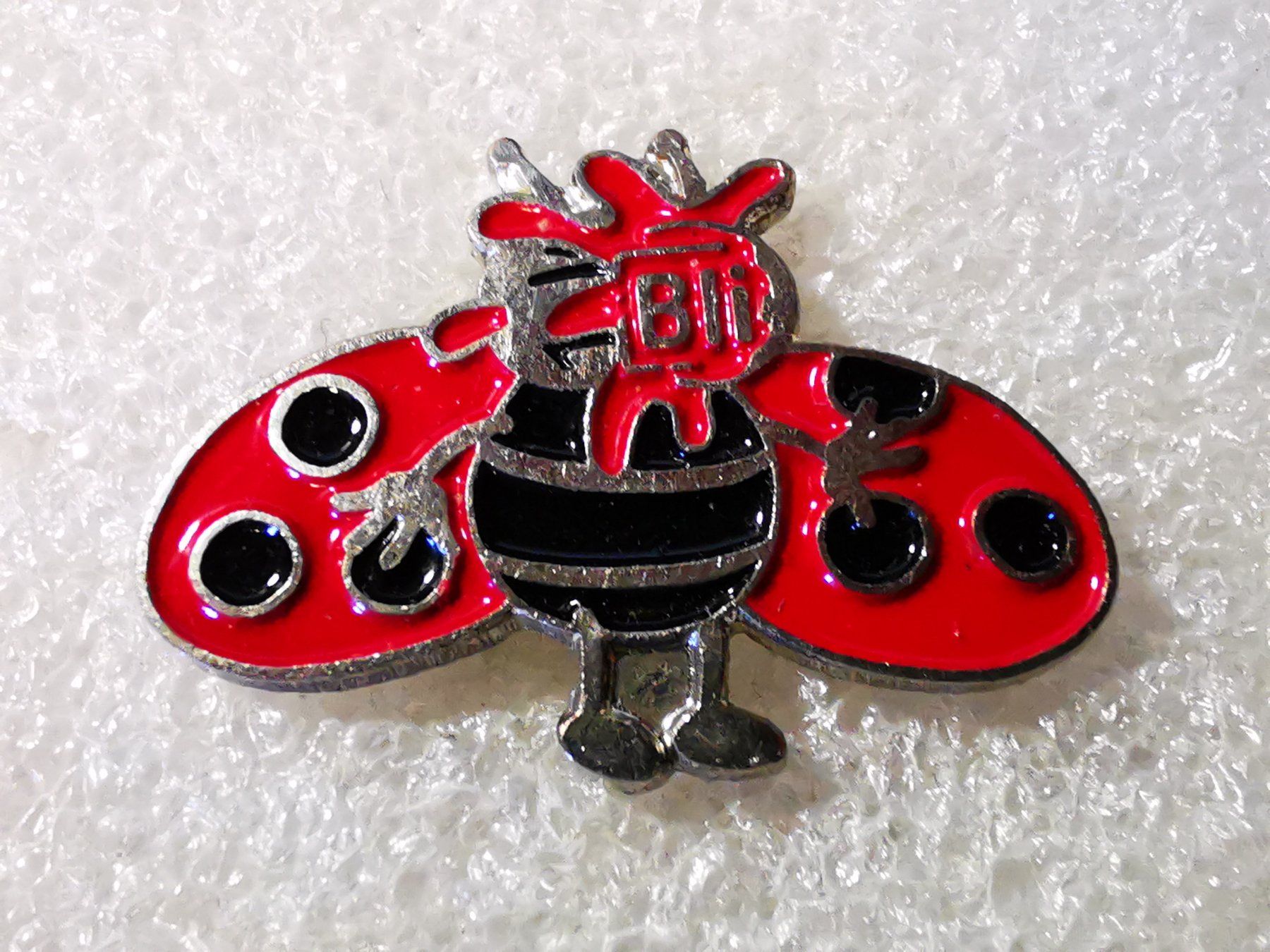 Placchette & Badge: Ansteckpin 26: Sonntagsblick – Usato da Oppligen venduto da Pin-Fall-Shop