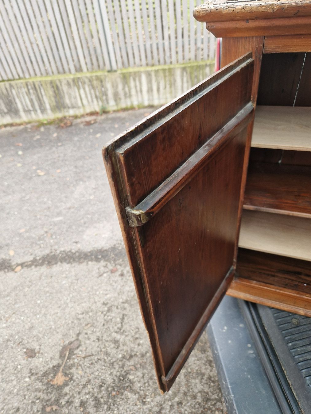 Schränke: Holzschränkli, Höhe 68 cm. – Gebraucht aus Mörigen von Clio111 2