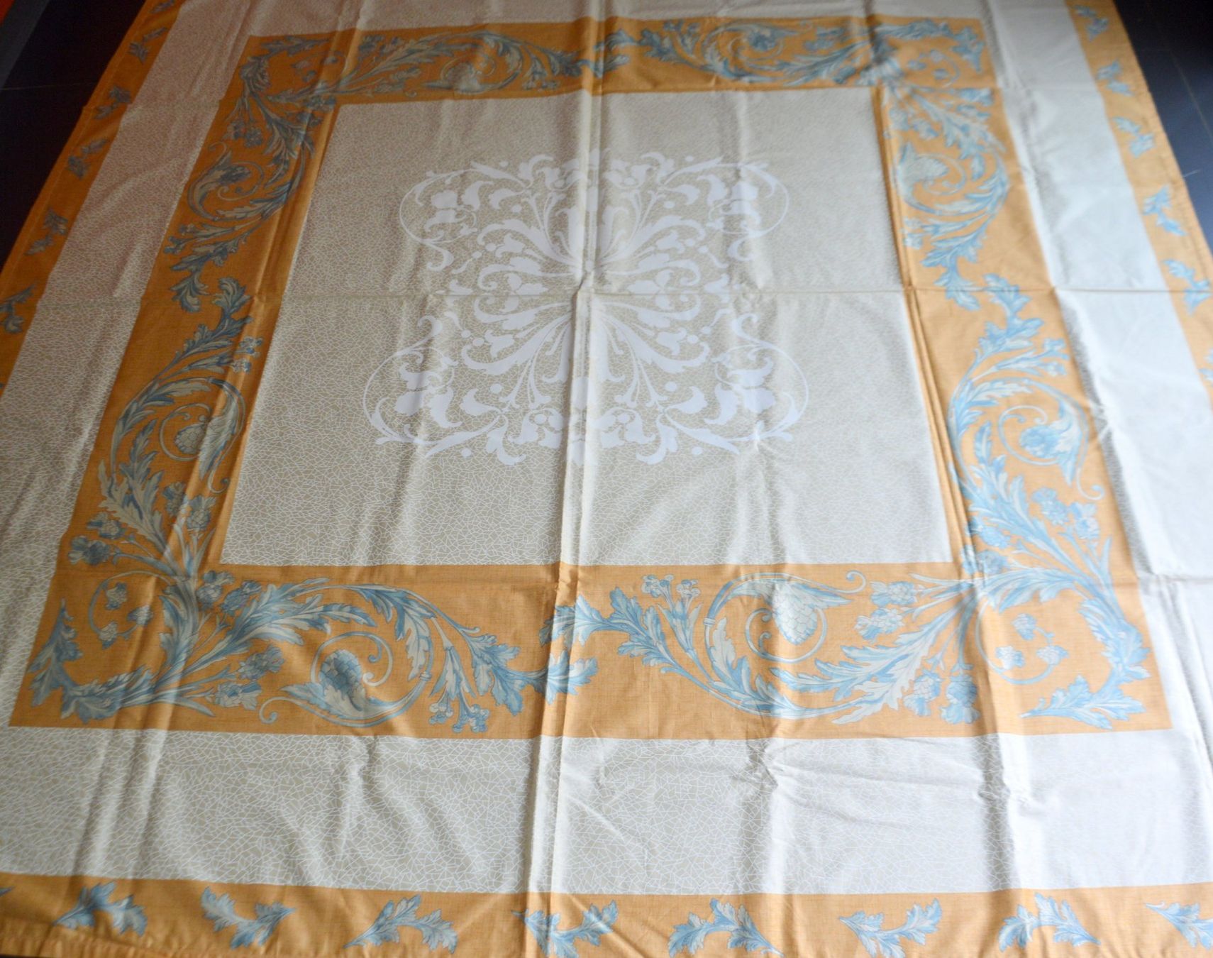 Coperte: Tischdecke Christofle nappe de table 180 x 180 cm – Nuovo (secondo la descrizione) da Collonges venduto da arashee