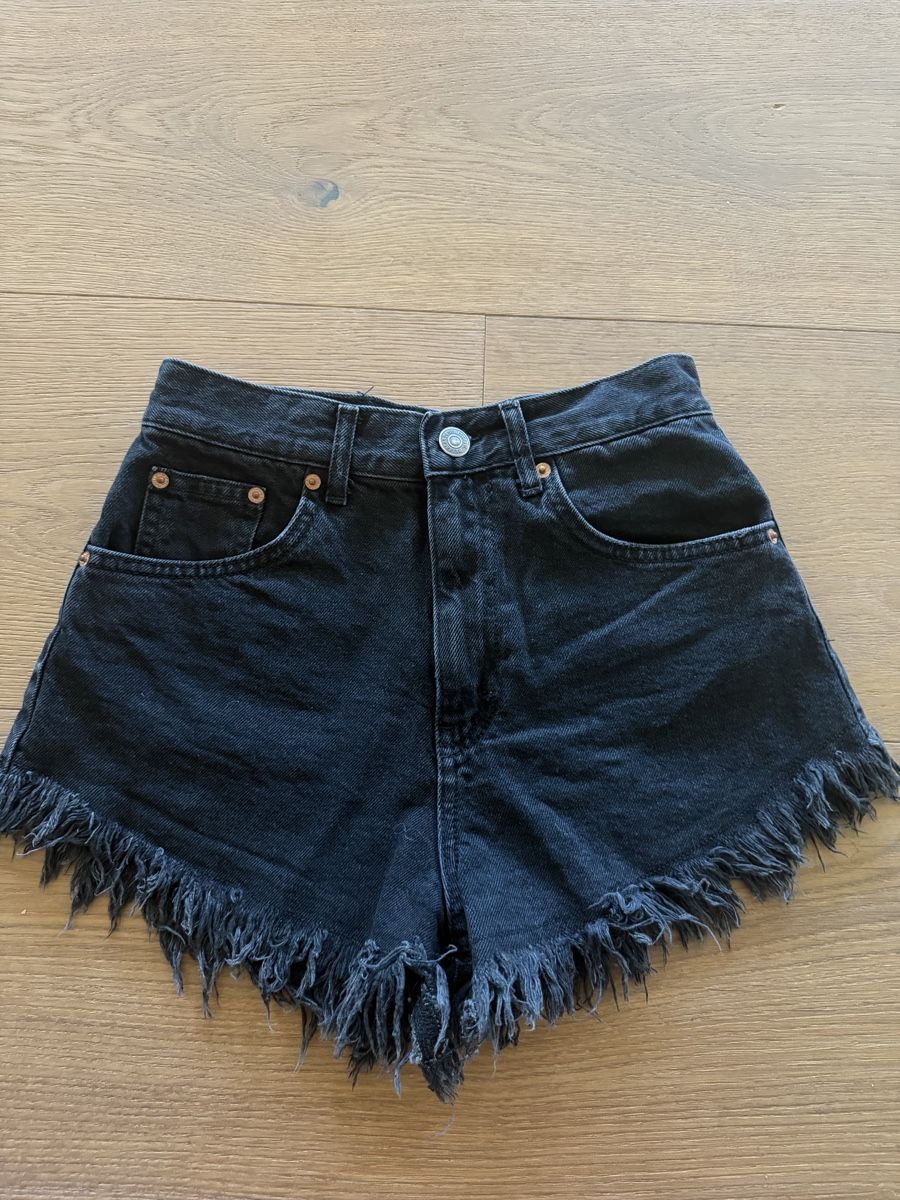 Pull&Bear Jeans: Jeans Shorts Pull&Bear schwarz – Gebraucht aus Meilen von laraherre