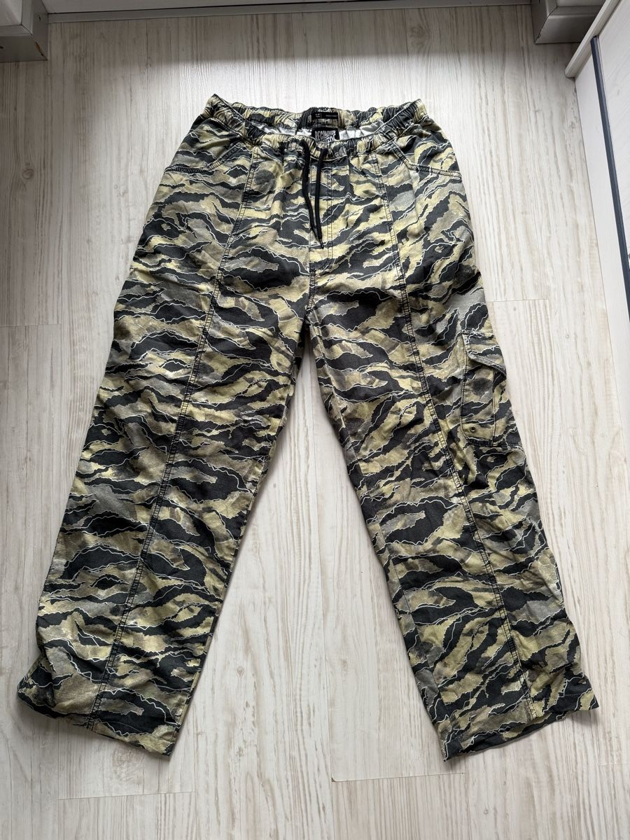 Hosen: Reclaimed Vintage inspired camo cargo pants – Neu (gemäss Beschreibung) aus La Tour de Peilz von bau_sm8d