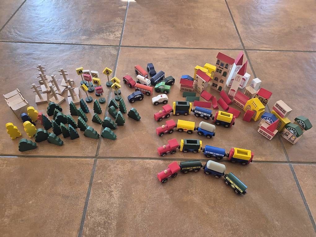 Spielzeuge: Brio Eisenbahn plus Zubehör  – Gebraucht aus Hirschthal von tinek 1