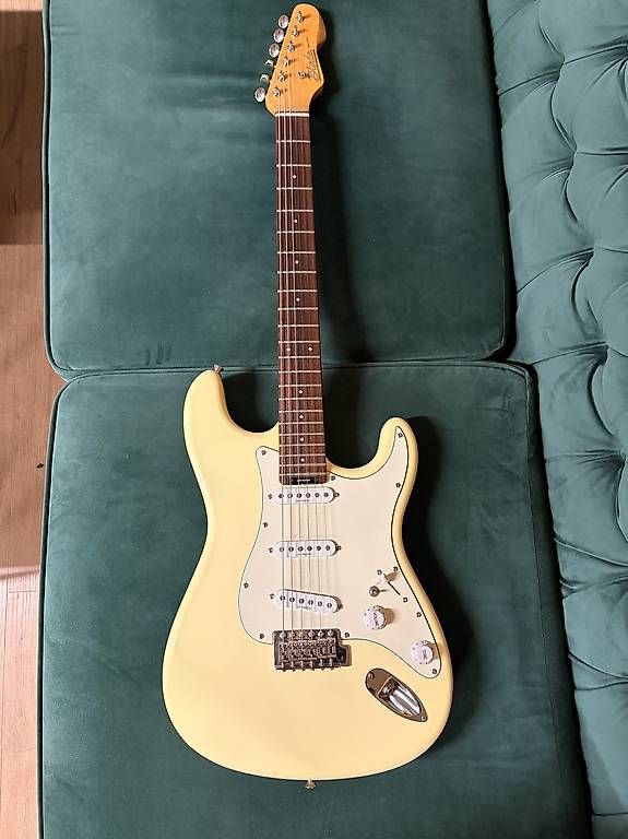 Strumenti musicali: Blade Texas Pro Vintage White – Usato da Winterthur venduto da HomoSapien 1