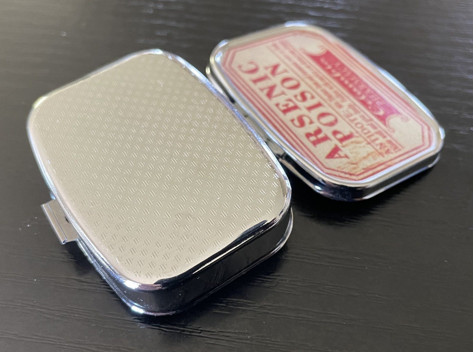 Contenitori & Simili: Blechdose Dose ARSENIC POISON Pillendose Blech Springdeckel – Usato da Oftringen venduto da allesmeins 5