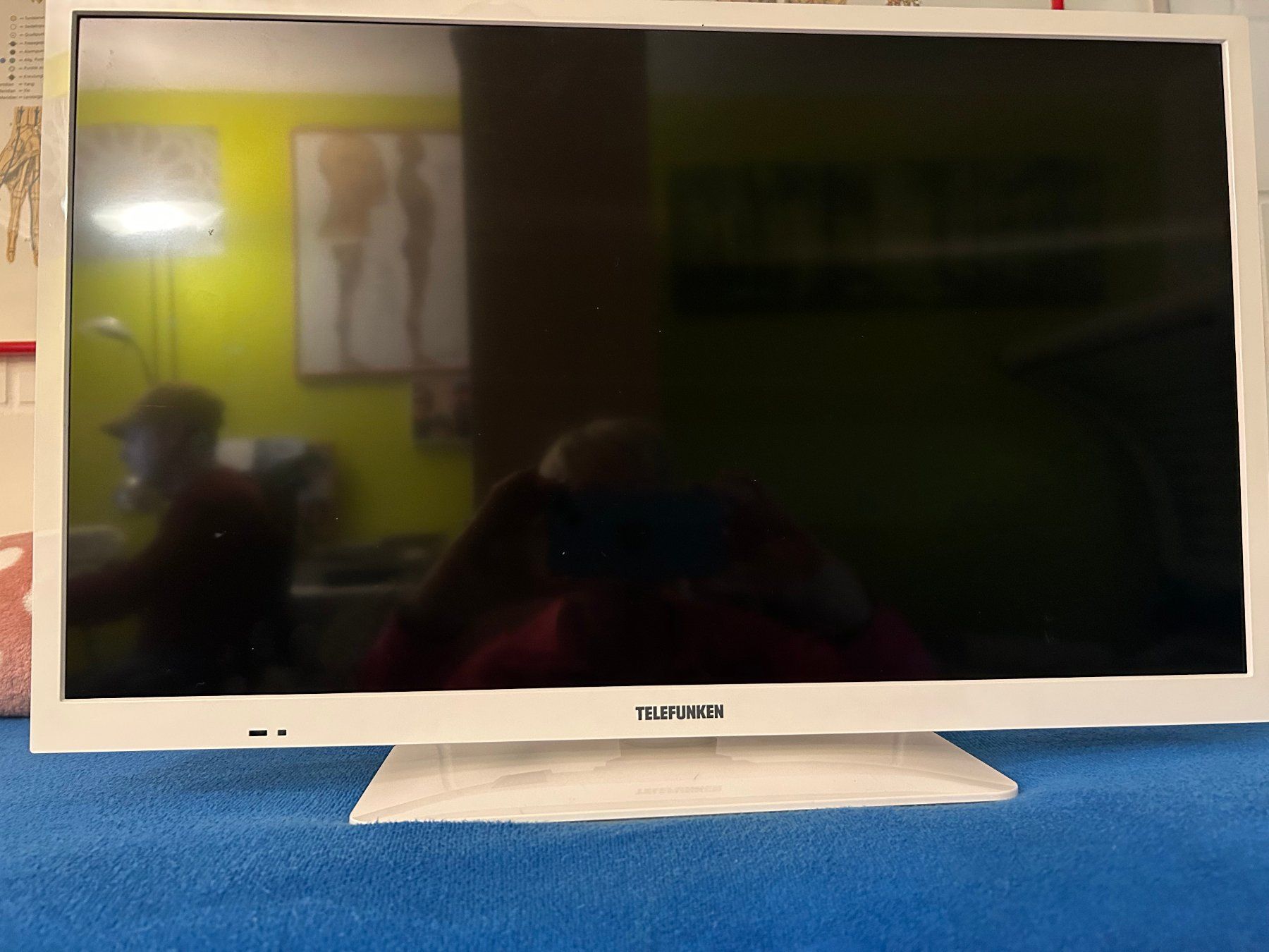 Fernseher: Mini Televiseur TELEFUNKEN 24" - D24H550G1CWV – Gebraucht aus Vevey von mho_8g78