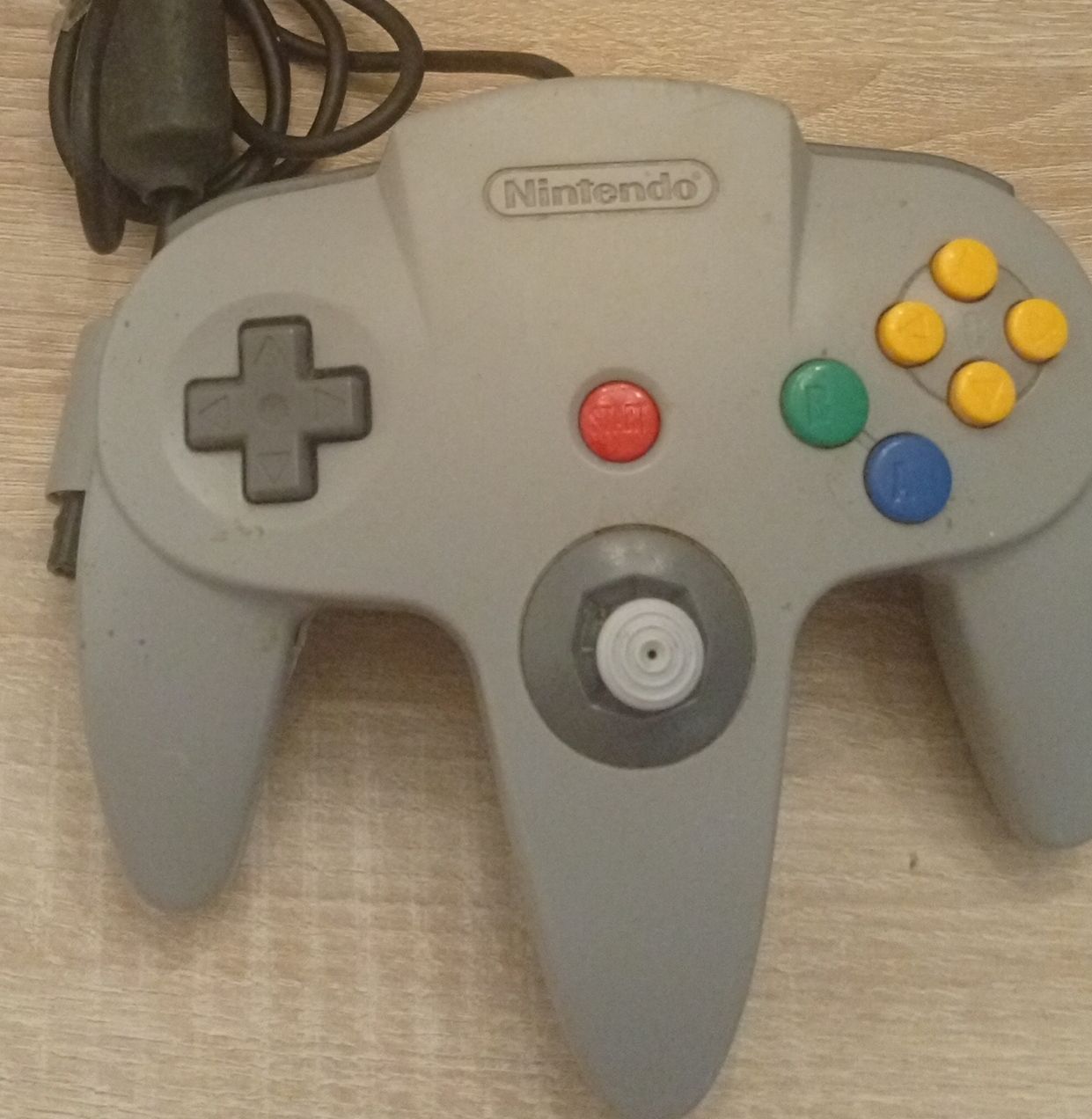 Controller: Nintendo 64 Controller grau gebrauchter Zustand – Usato da Rickenbach Sulz venduto da dom_j6lz