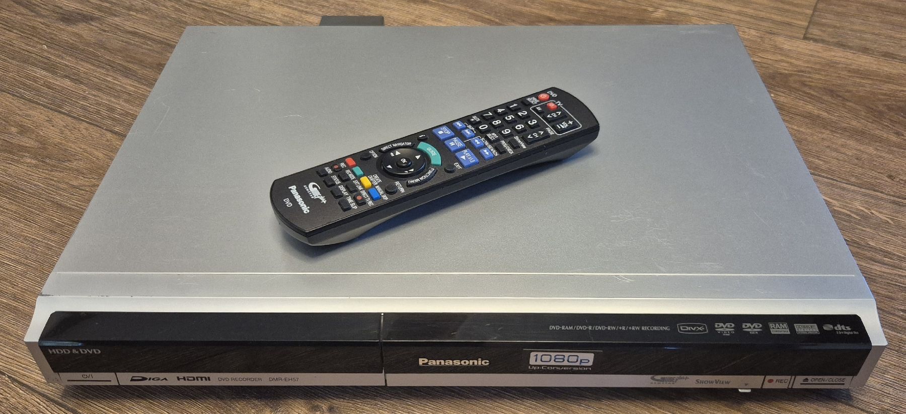 Panasonic Registratori: Panasonic DVD/HDD-Recorder DMR-EH57EC-S – Usato da Dinhard venduto da Rdnex