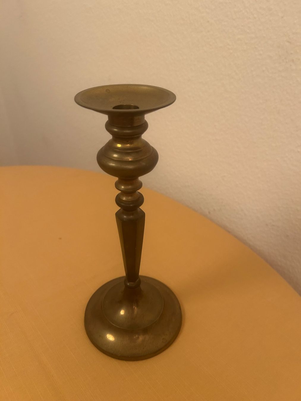 Kerzenständer: klassischer Vintage-Kerzenständer aus massivem Messing – Gebraucht aus Rorschacherberg von Svebe 1