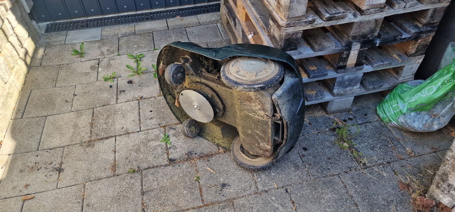 Husqvarna Tagliaerba: Robot de tonte Husqvarna Auto Mower 220AC – Difettoso da Oberschrot venduto da Menox_ 3