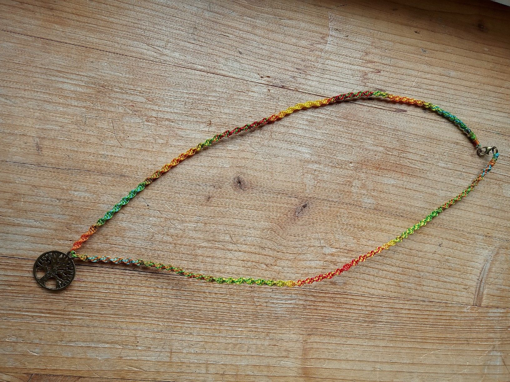 Catenine: Baum des Lebens Macrame Halskette NEU – Nuovo (secondo la descrizione) da Rehetobel venduto da Modi98