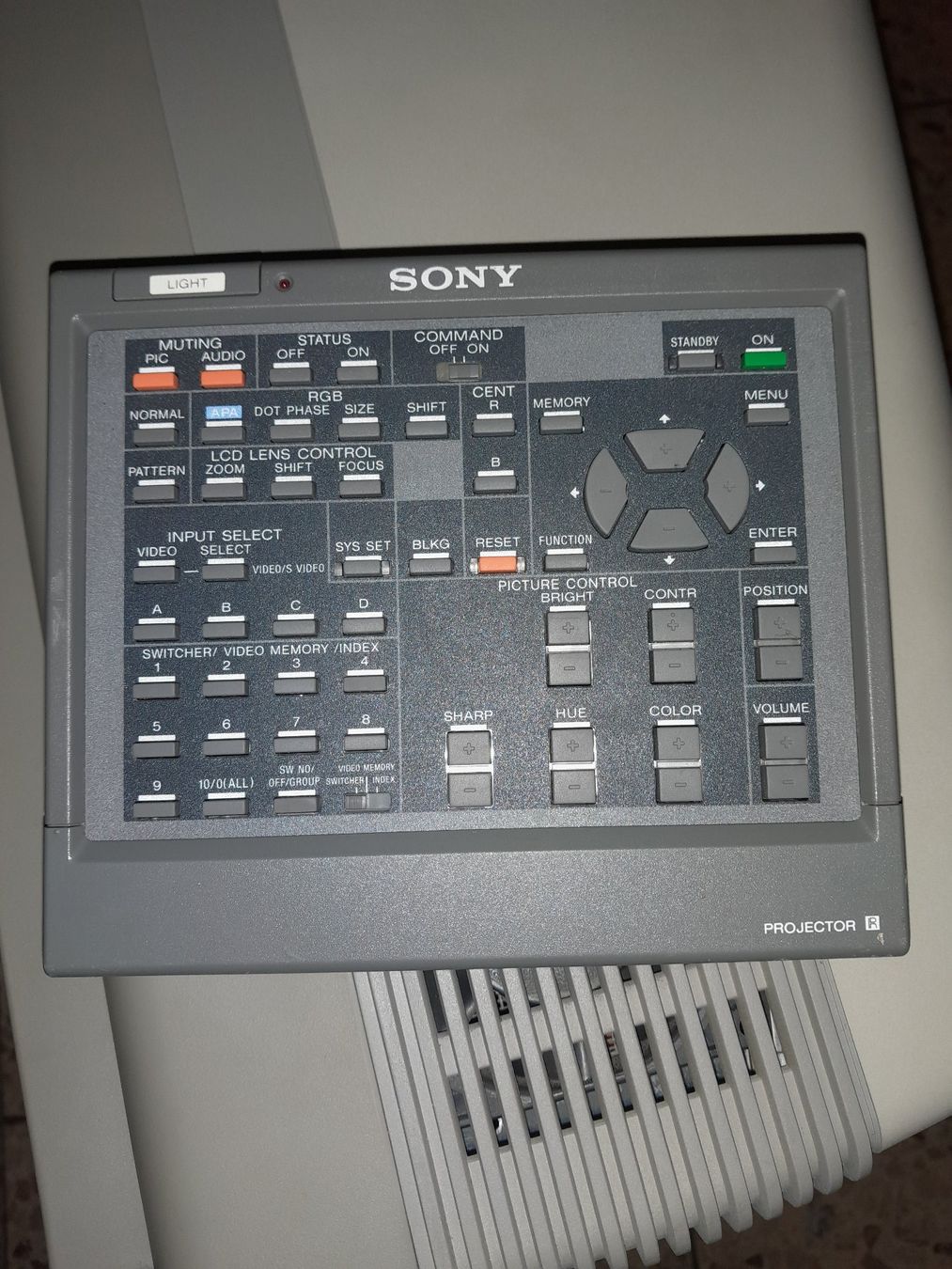 Sony Proiettori: Sony Video ProjektorSuper Data – Usato da Steffisburg venduto da FutureOne 3