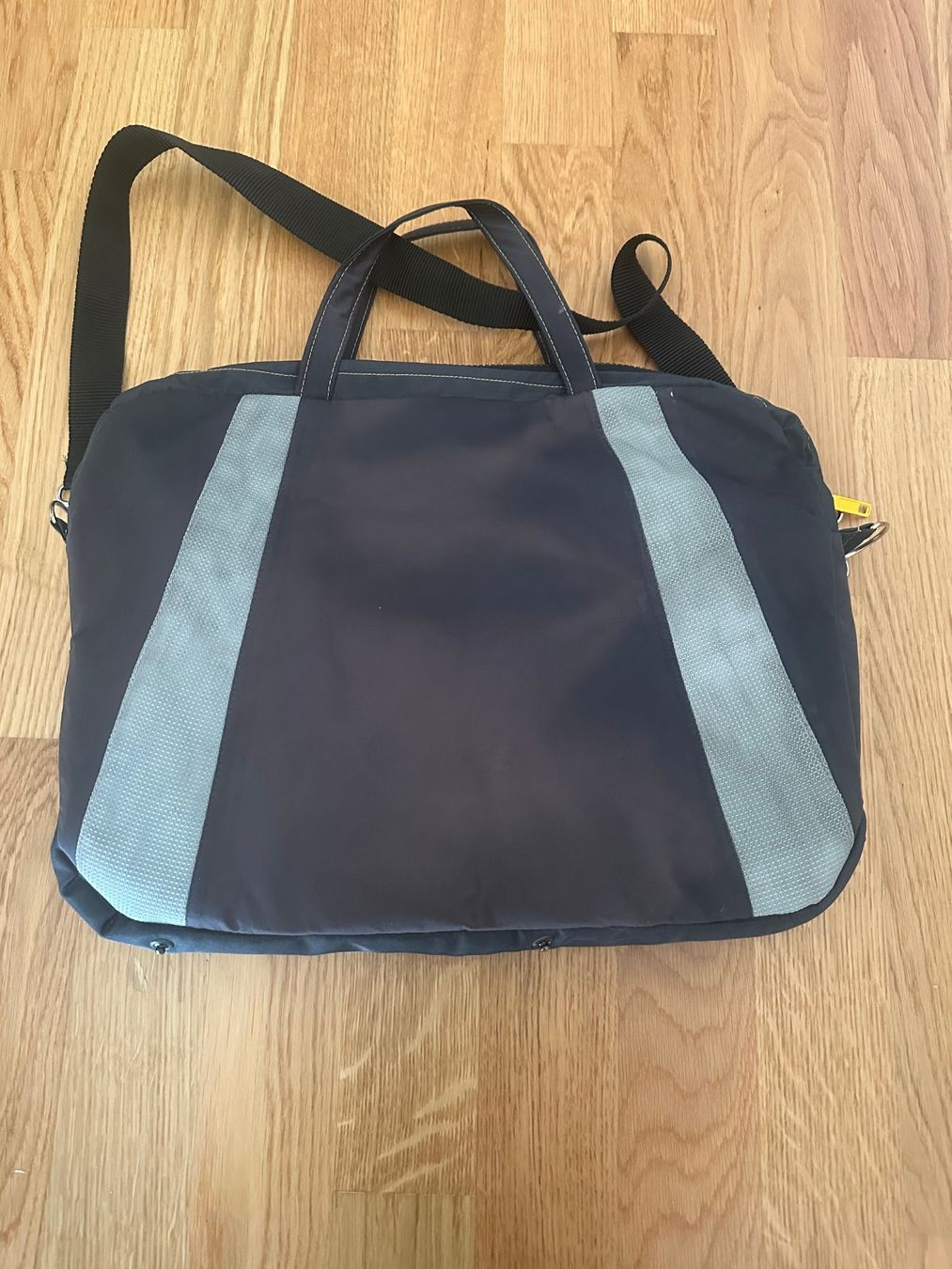 Borse: Upcycling-Tasche aus ehemaligen Post-Materialien – Nuovo (secondo la descrizione) da Oberentfelden venduto da feschli89 2