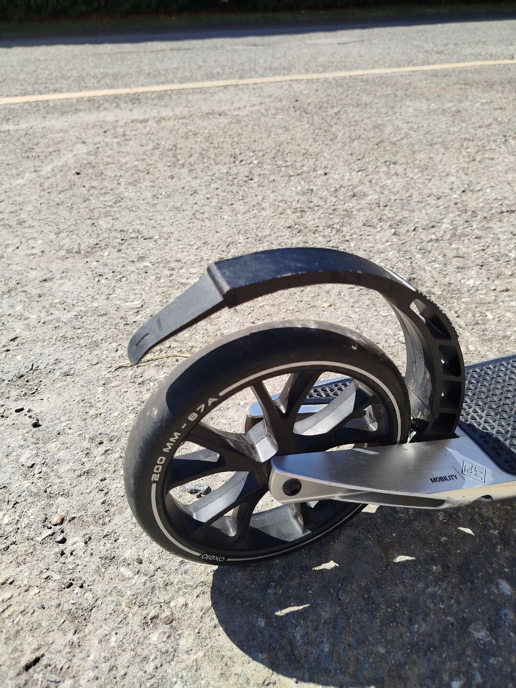 Kickboard: Oxelo Scooter Silver 200mm Wheel Good Condition – Nuovo (secondo la descrizione) da Buchillon venduto da wil_9nc8 5