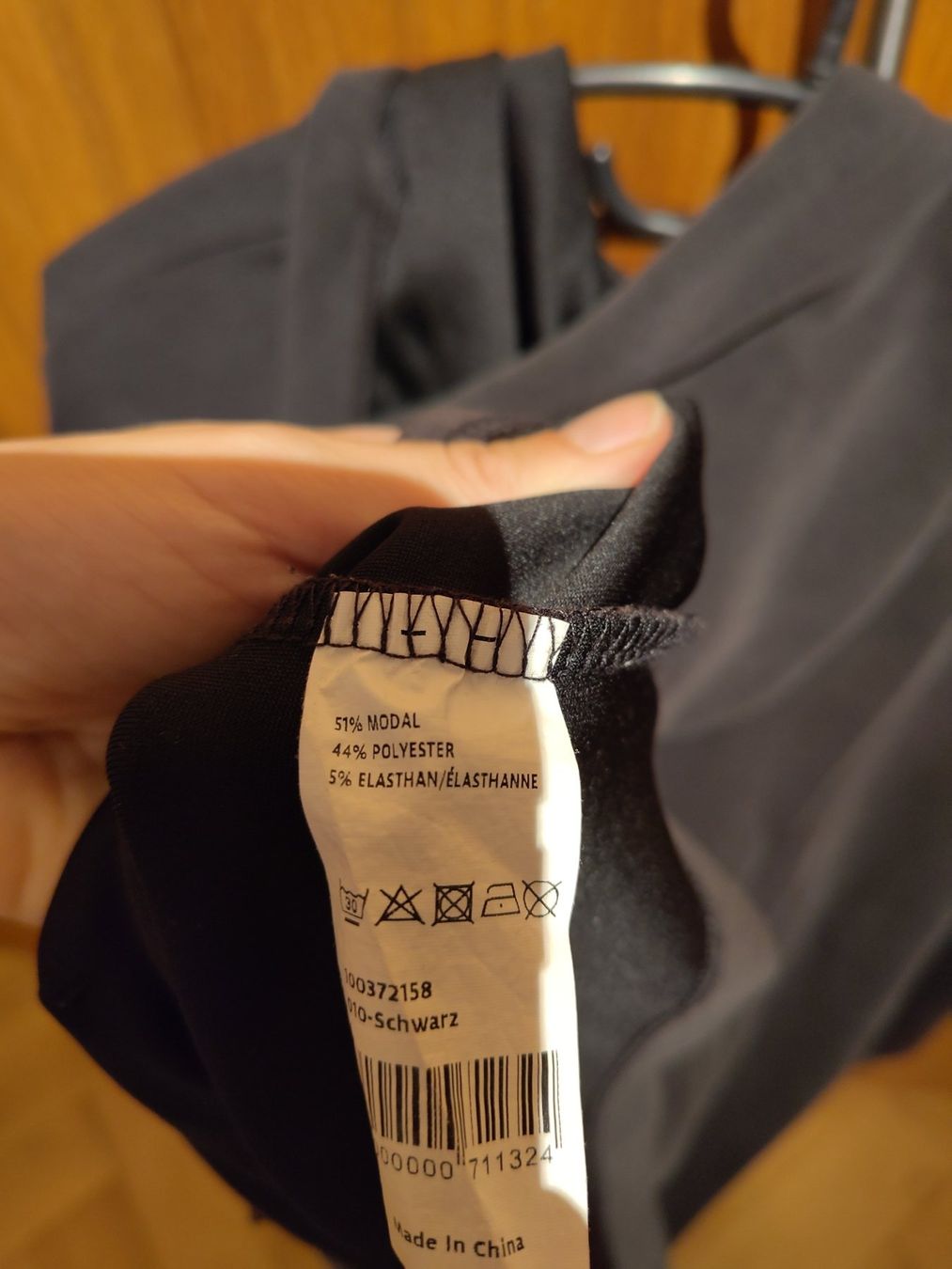 Pullover & Sweatshirts: Pullover – Gebraucht aus Bern von Linii 3