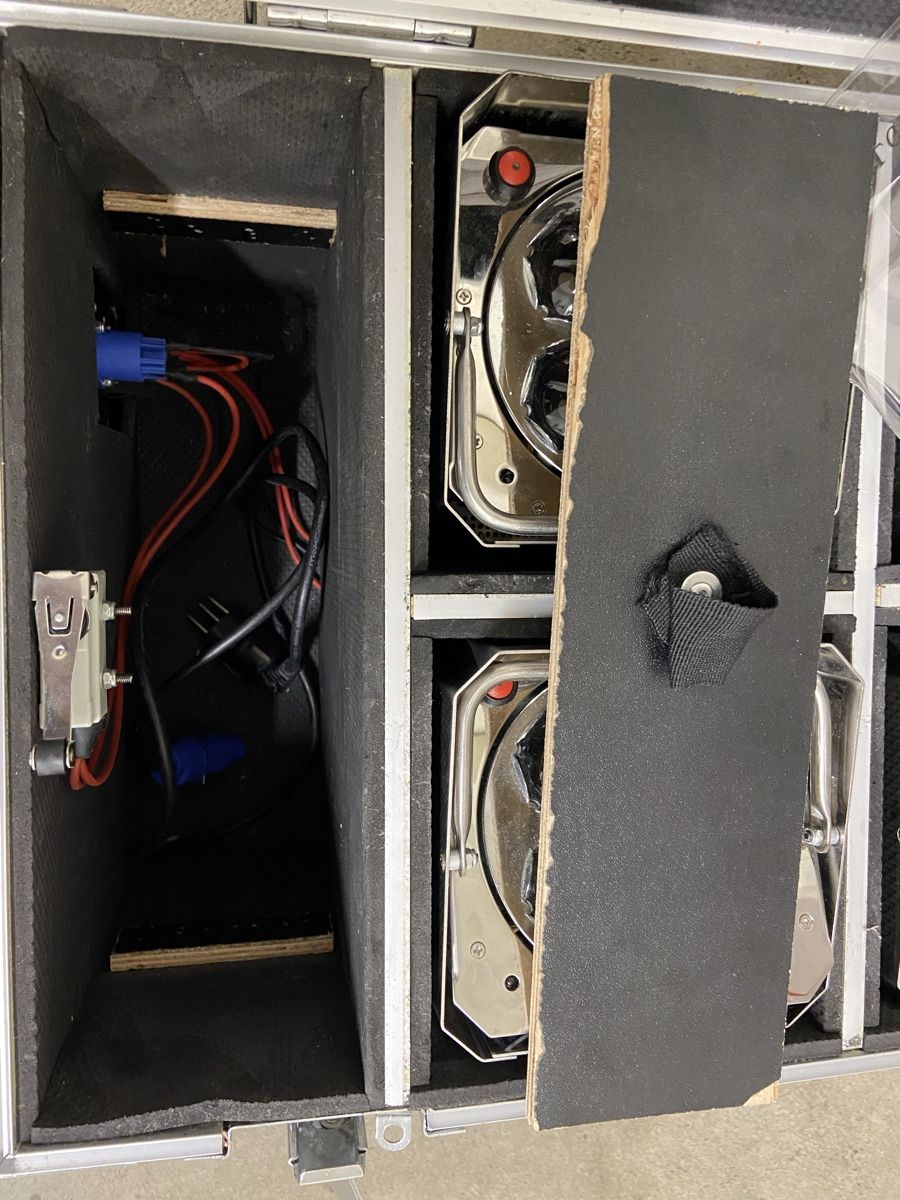 Lampes: Red Zone Scheinwerfer Set im Flightcase 6 Stk. gebraucht – D'occasion à Dietikon par brocki-eyra 4