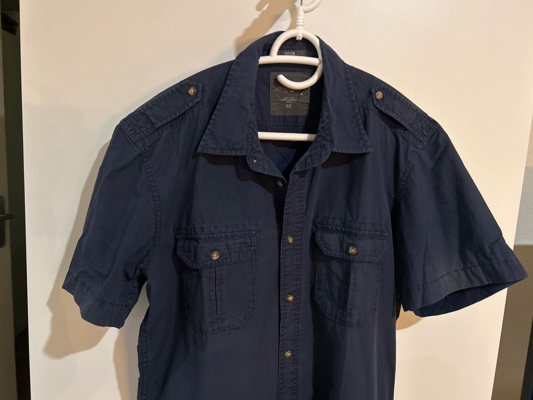 H&M Camicie: Kurzarm Hemd Herren dunkelblau L.O.G.G. Gr.  L – Usato da Brunnen venduto da Nala2929 1