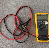 Fluke 175 True RMS Multimeter mit Messleitungen Top Zustand
