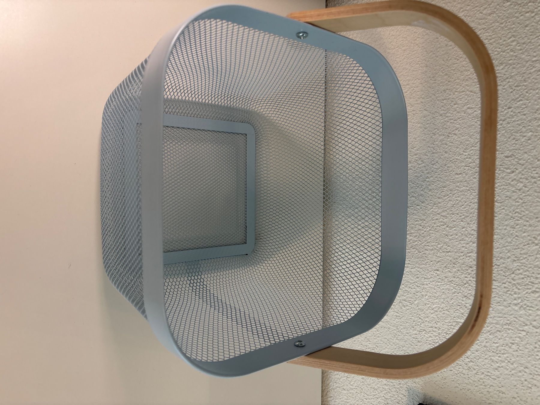 Ikea Autres articles pour la maison: Korb mit Holzgriff hellblau – D'occasion à Bülach par Karuna 2