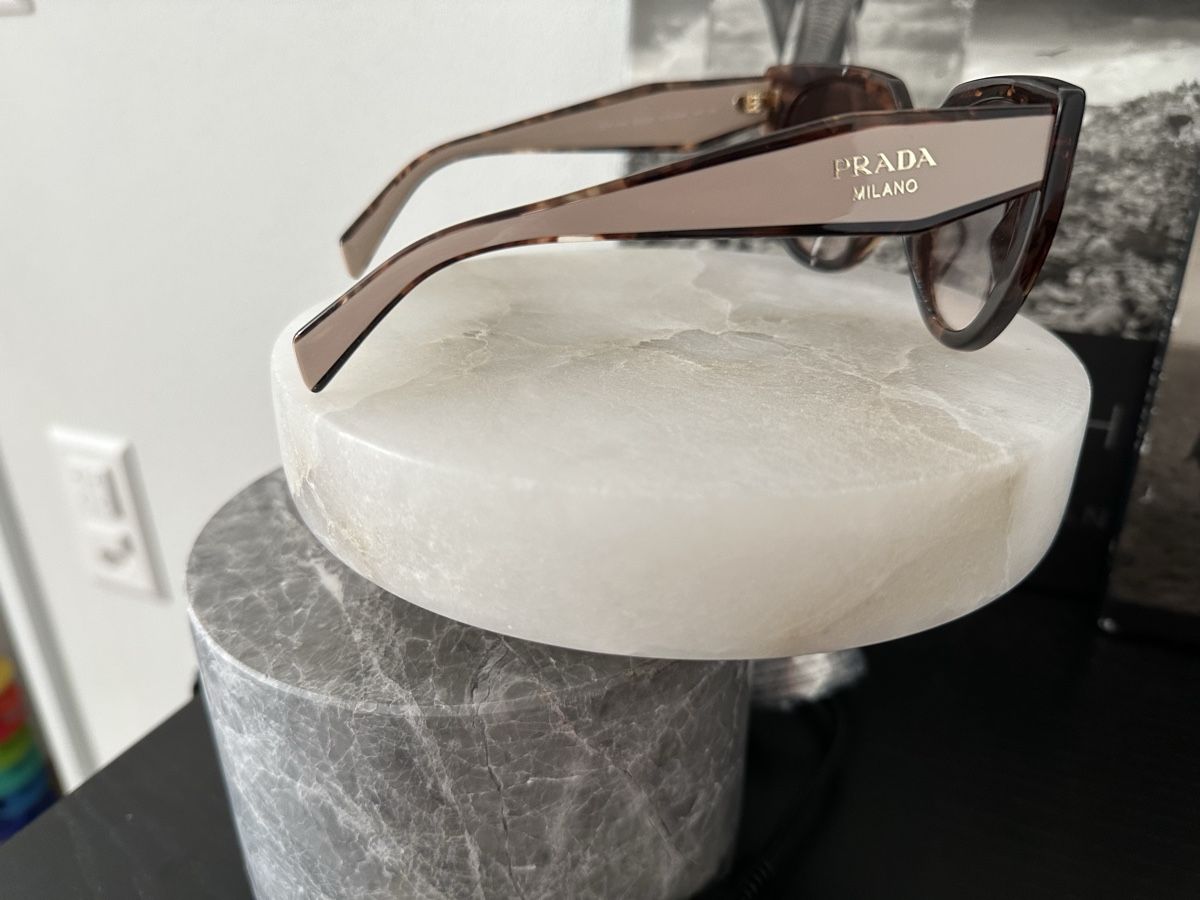 Prada Lunettes & Verres: Prada Sonnenbrille – D'occasion à Rudolfstetten par Jenna.Bananna 3