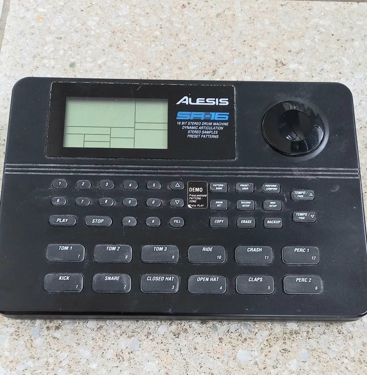Alesis SR16 Stereo Drum Machine Kaufen auf Ricardo