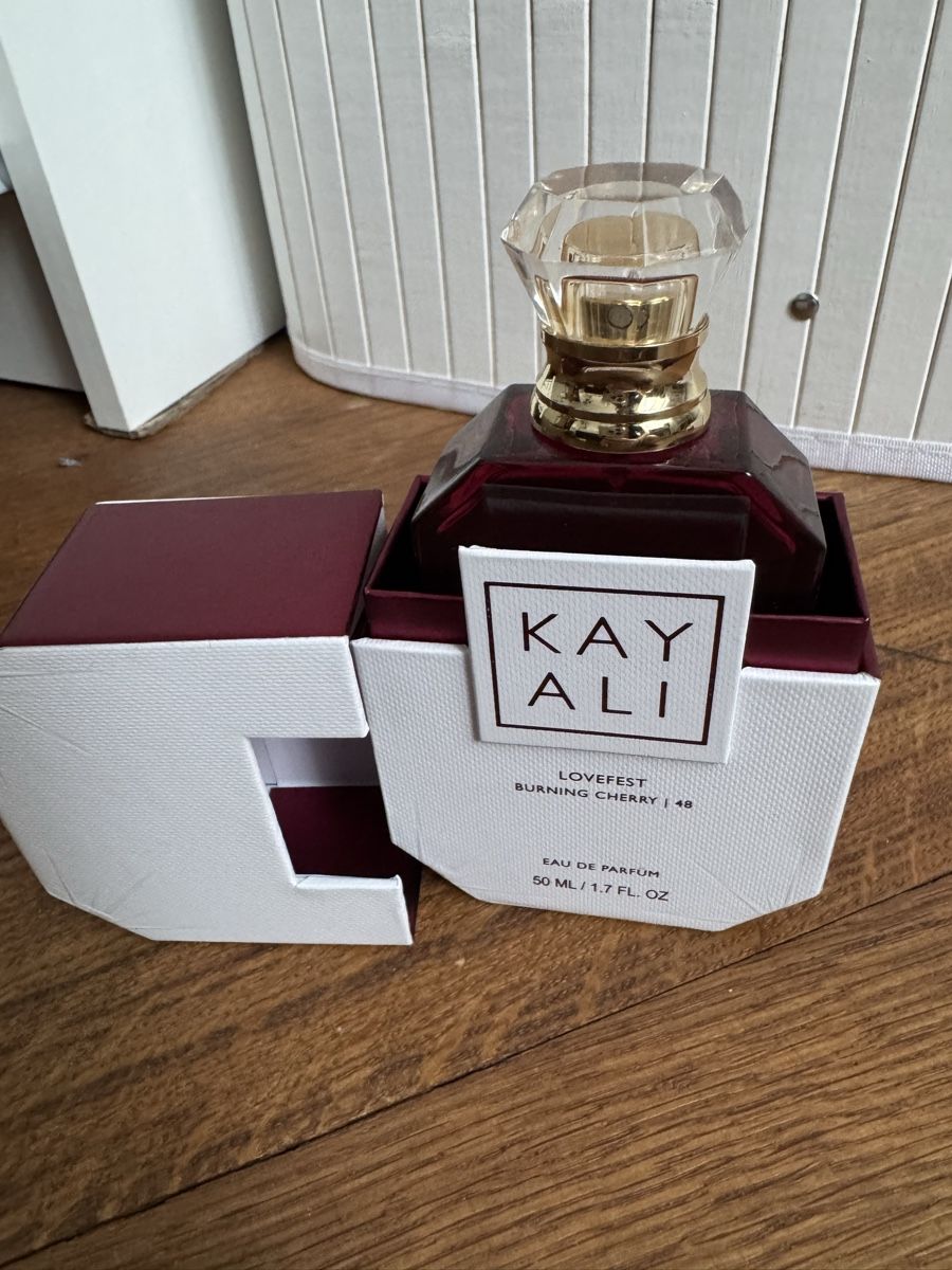 Kayali Profumi & Eau de Toilette: Kayali Burning Cherry Parfüm – Nuovo e nell'imballaggio originale da Bern venduto da emi_rcd5