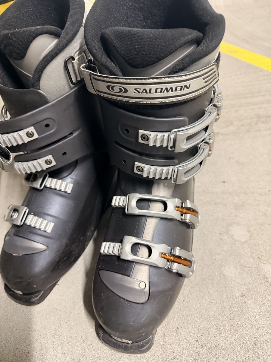 Salomon Chaussures hommes: Salomon Skischuhe gebraucht – D'occasion à Lauerz par ant_5h95 1
