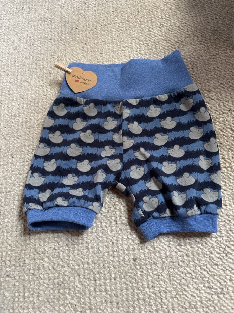 Pantaloni: Neue Handmade Pumphose kurz 74/80 – Nuovo e nell'imballaggio originale da Latterbach venduto da eselin23