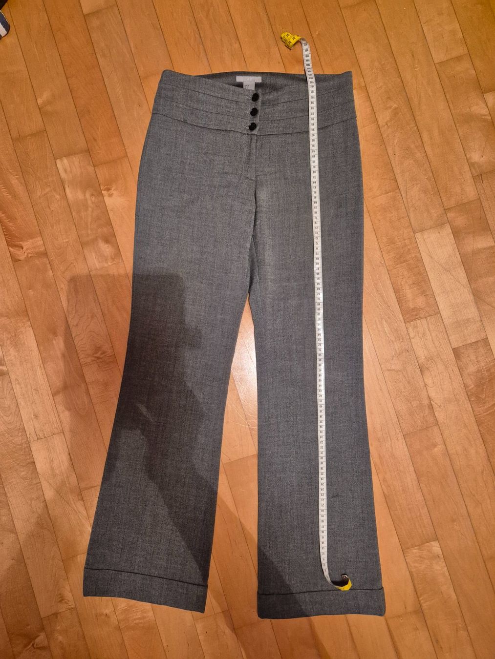 Pantaloni: Graue Stoffhose – Usato da Walenstadt venduto da grischalounge1 1
