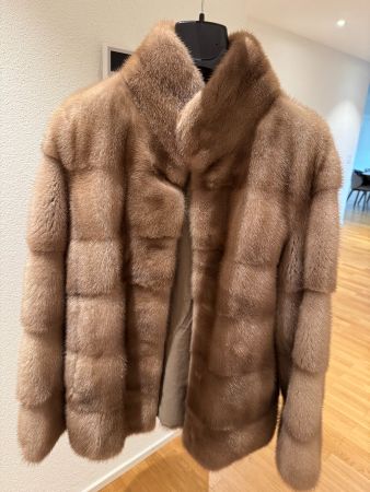 Echte Nerzjacke aus hochwertigem Pelz