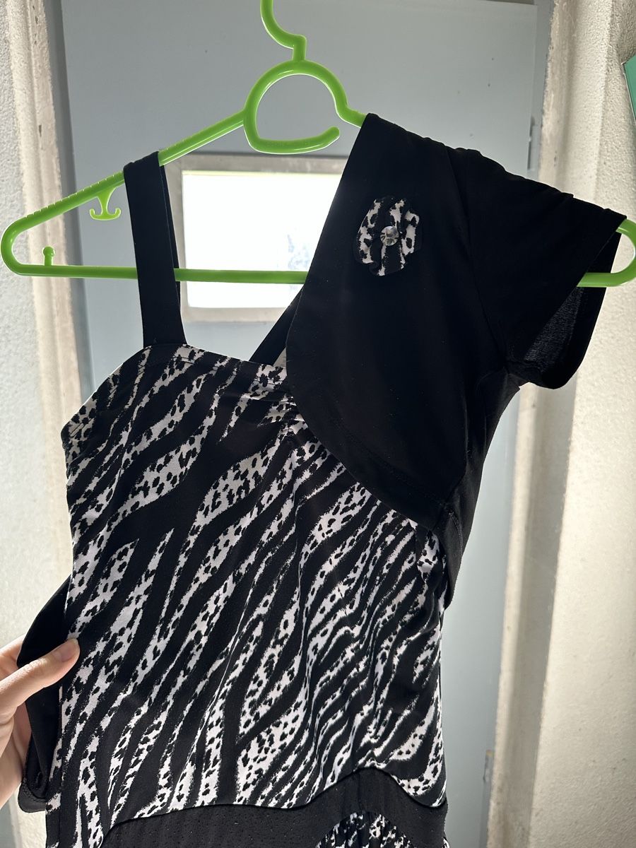 Vestiti & Gonne: Schönes Kleid mit Jäckchen Gr. 140 – Usato da Schnottwil venduto da sml_29t8 1