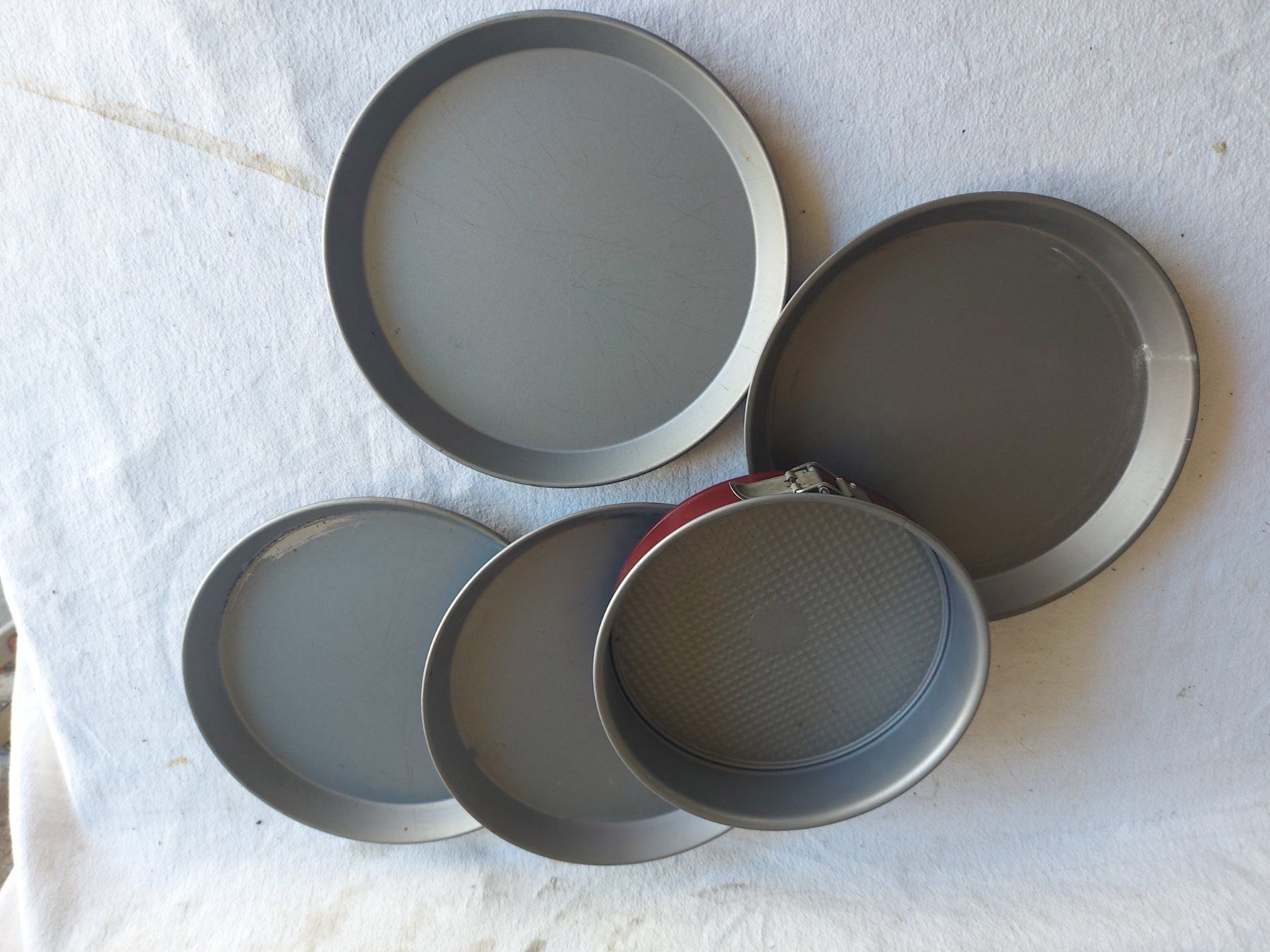 Teglie da forno: SET 5 teilig Gastro Bleche 30cm Backbleche Rund – Usato da Rheinau venduto da profitronic.shop 9